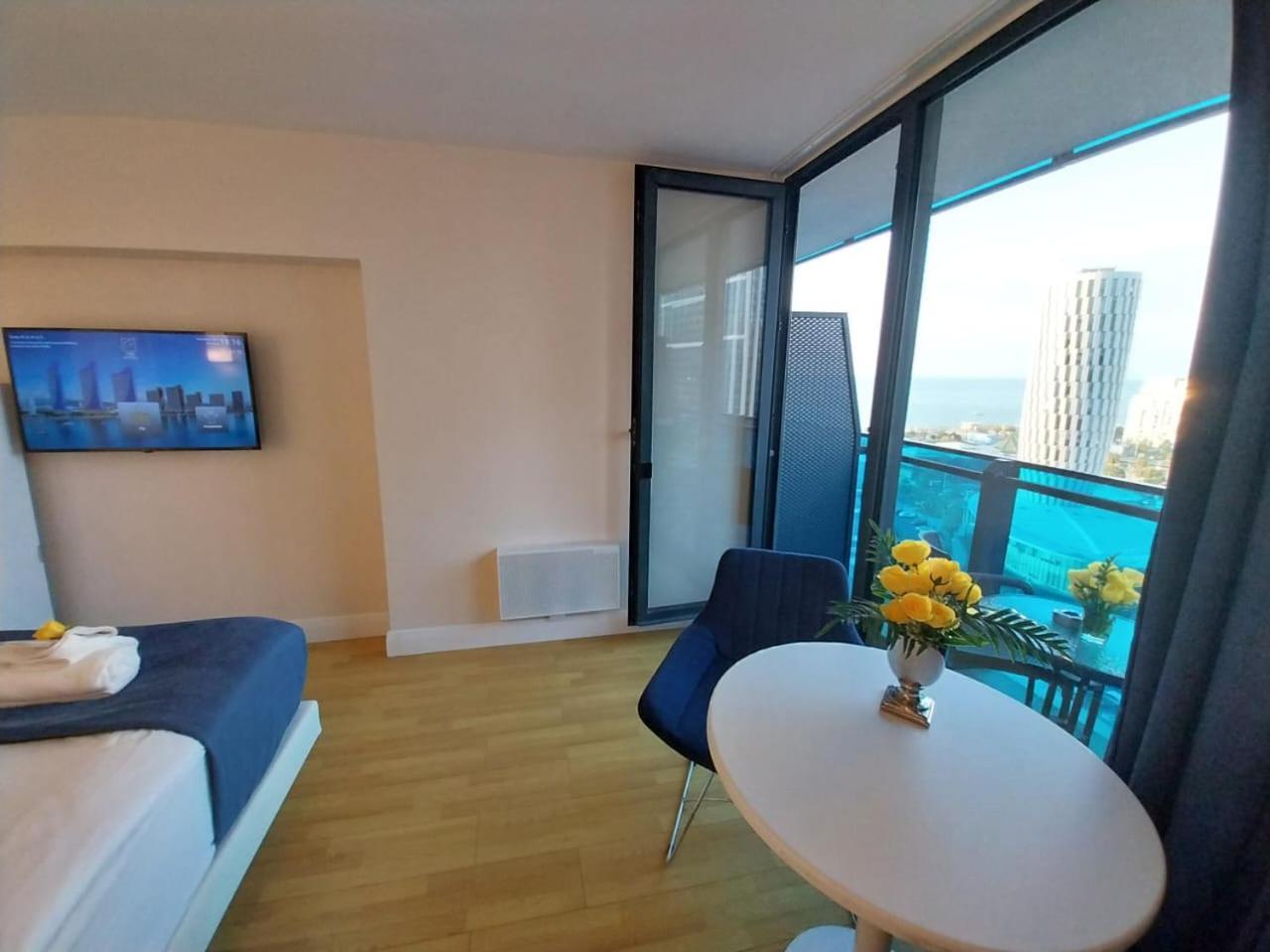Apart-Hotel Orbi City Батуми Екстериор снимка