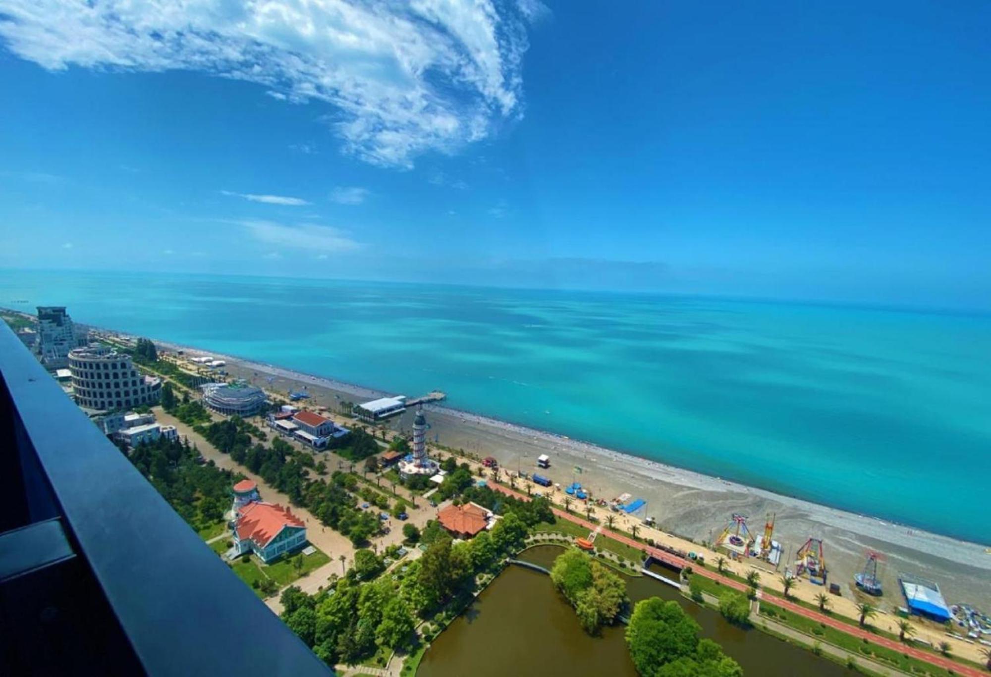 Apart-Hotel Orbi City Батуми Екстериор снимка