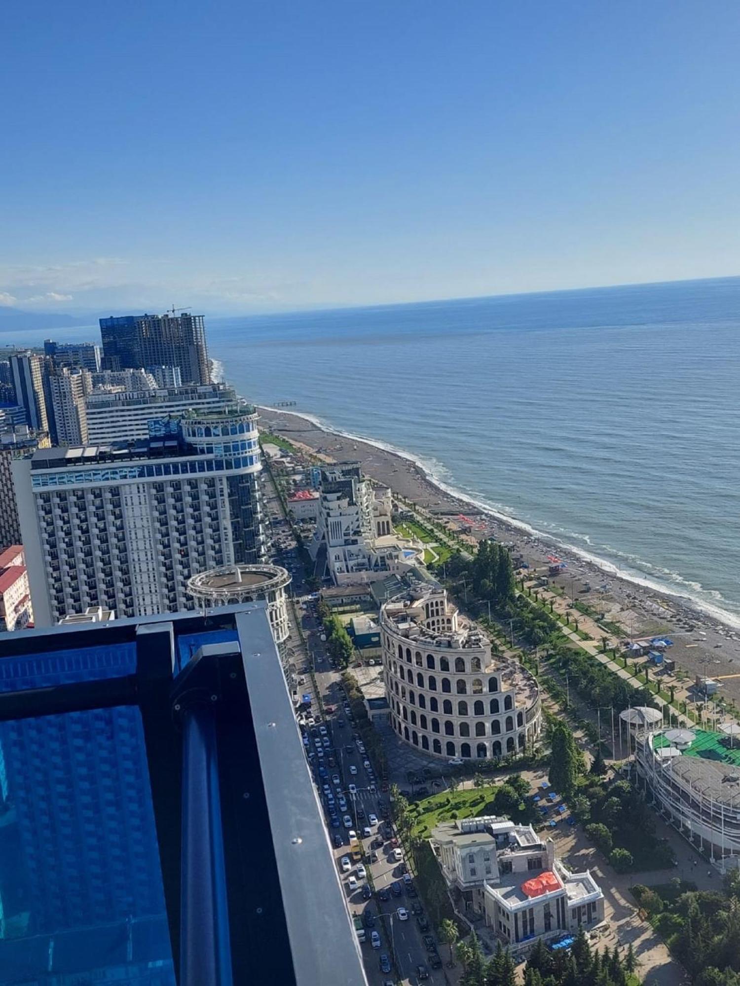 Apart-Hotel Orbi City Батуми Екстериор снимка